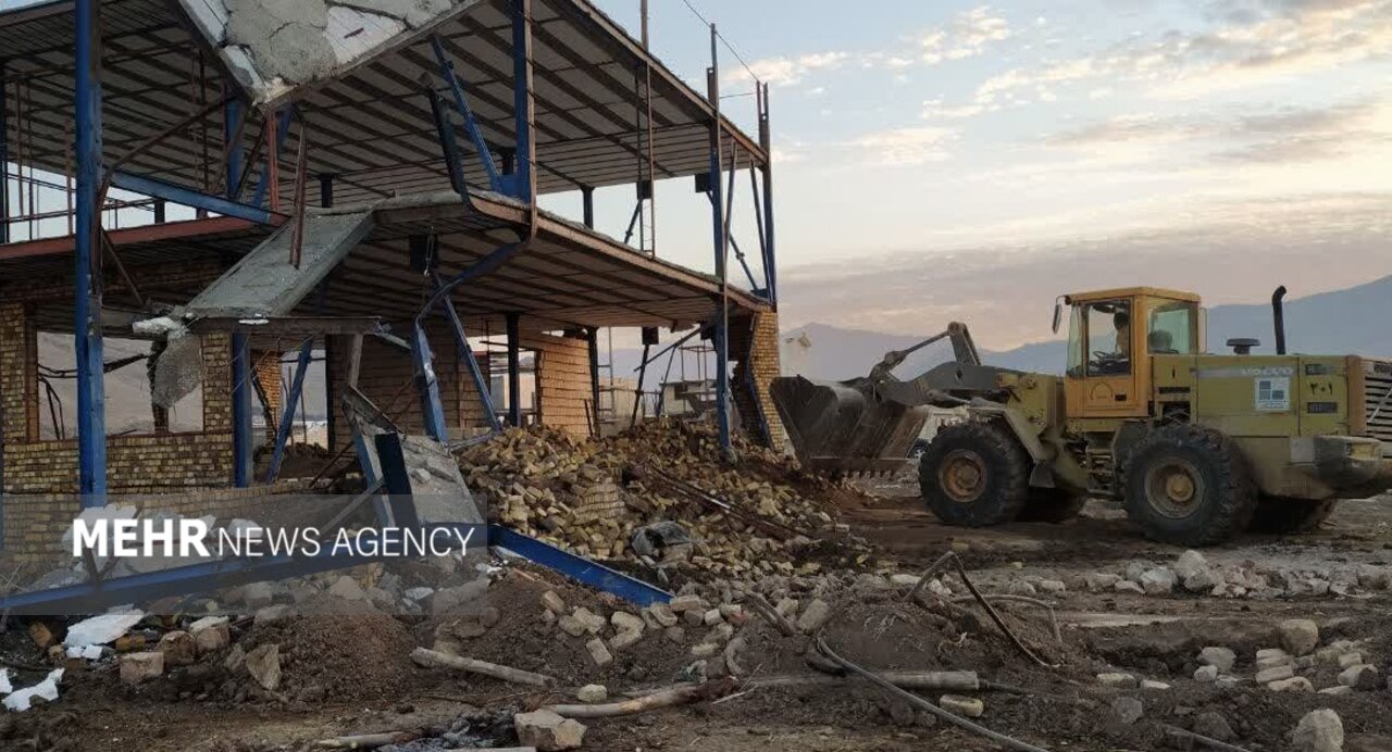 بازگشت ۵۰۰۰۰ مترمربع اراضی کشاورزی خرمآباد به چرخه تولید+ تصویر