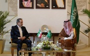 Araghchi, Saudi counterpart discuss regional developments