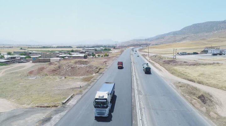 آمار ترددها در محورهای لرستان ۱۰ میلیونی شد؛ ترافیک روان است