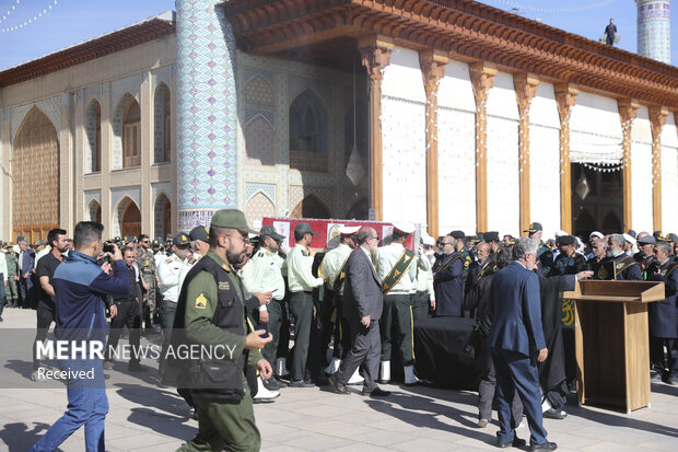 تشییع پیکر سرباز شهید «علیرضا علی زاده» در شیراز