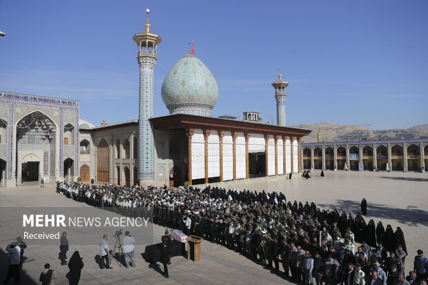 تشییع پیکر سرباز شهید «علیرضا علی زاده» در شیراز