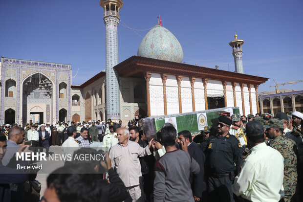 تشییع پیکر سرباز شهید «علیرضا علی زاده» در شیراز