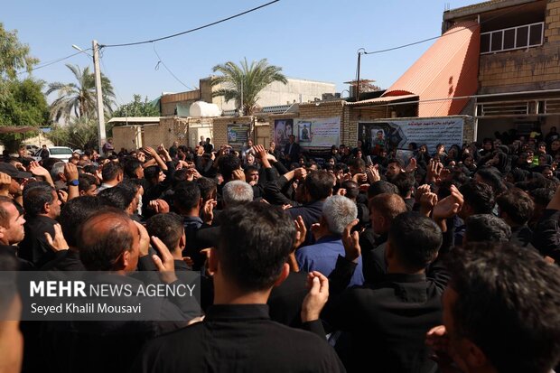 حضور پرشور مردم در تشییع پیکر شهید جهاندیده حضور پرشور مردم در تشییع پیکر شهید جهاندیده