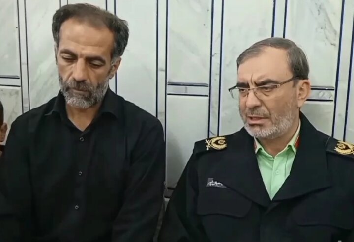 دیدار فرمانده انتظامی استان اصفهان با خانواده شهید مدافع امنیت دیدار فرمانده انتظامی استان اصفهان با خانواده شهید مدافع امنیت