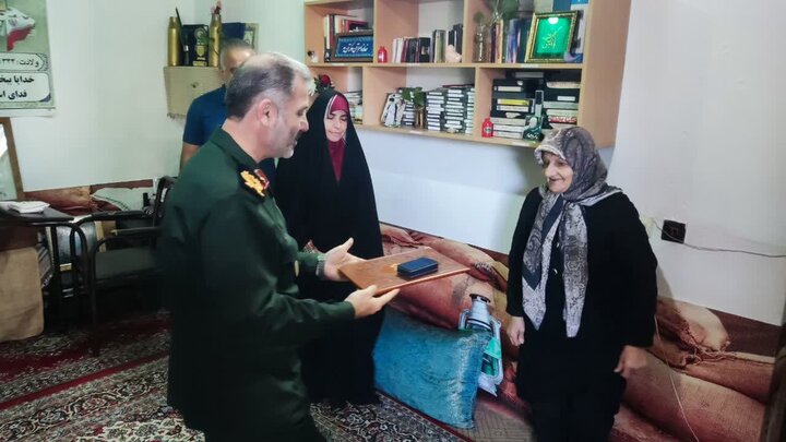 تقدیر از خانواده صدای ماندگار مازندران تقدیر از خانواده صدای ماندگار مازندران