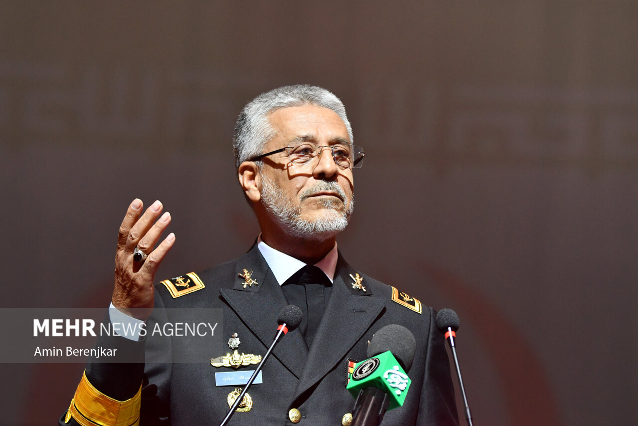 دریادار سیاری:پرچم اقتدار جمهوری اسلامی در پهنه دریاها به اهتزاز درآمد دریادار سیاری:پرچم اقتدار جمهوری اسلامی در پهنه دریاها به اهتزاز درآمد