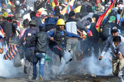 13 injured in clashes between Bolivian police, protesters