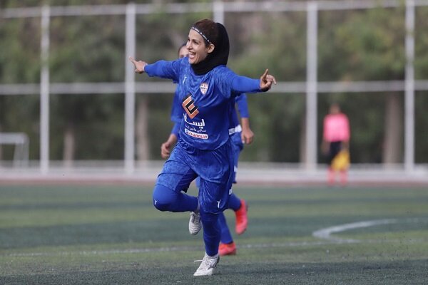 انتقاد از مدیران باشگاههای فوتبال به خاطر بیتوجهی به تیم بانوان