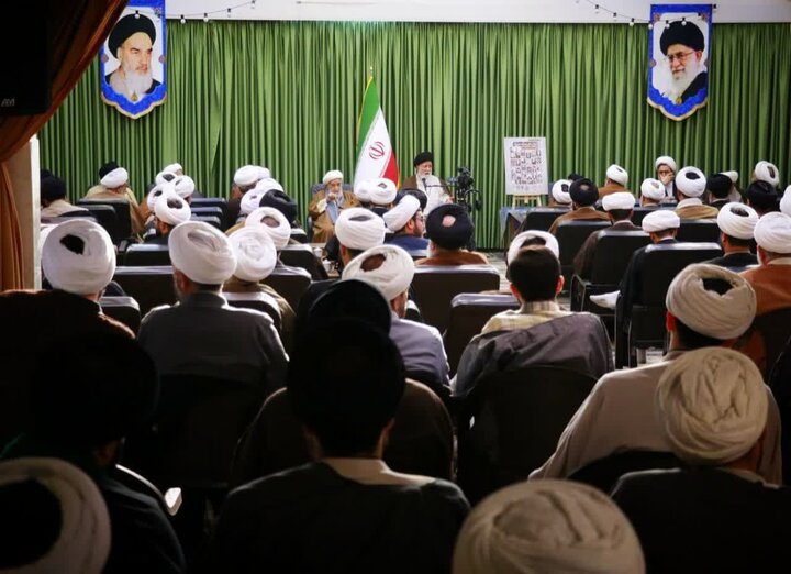 وظیفه طلاب تبیین اهمیت پشتیبانی از جبهه مقاومت است وظیفه طلاب تبیین اهمیت پشتیبانی از جبهه مقاومت است