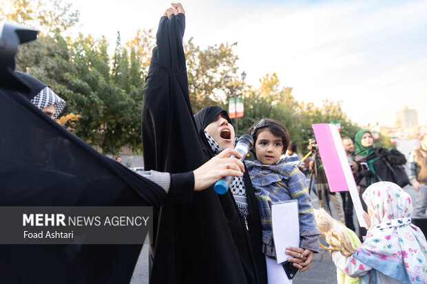 
Iranian women gather in front of UK embassy