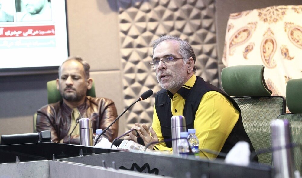 عارفنژاد یکی از رویشهای مهم شعر انقلاب است