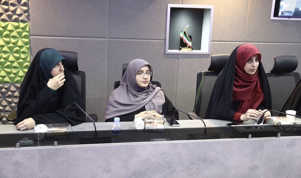 عارفنژاد یکی از رویشهای مهم شعر انقلاب است