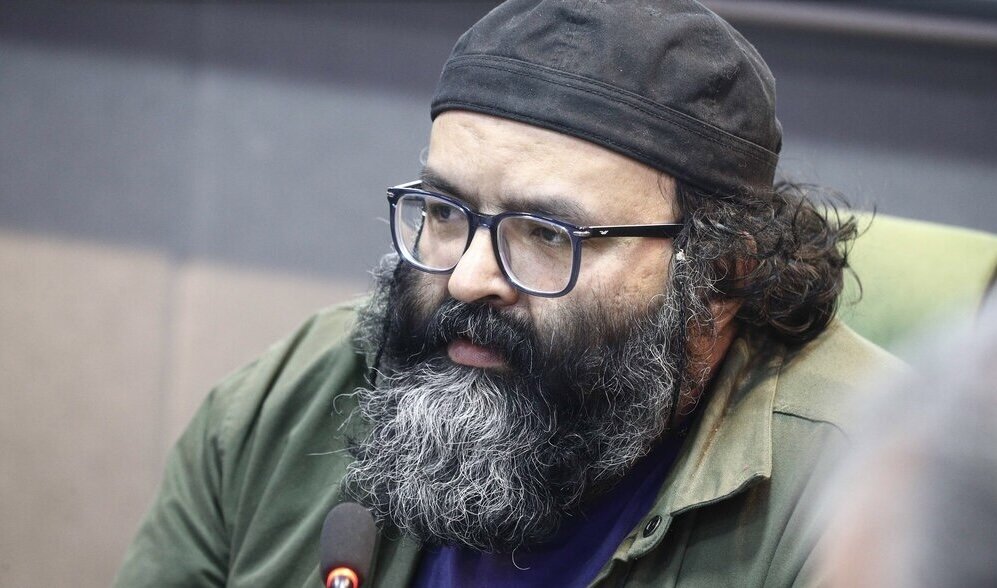 عارفنژاد یکی از رویشهای مهم شعر انقلاب است