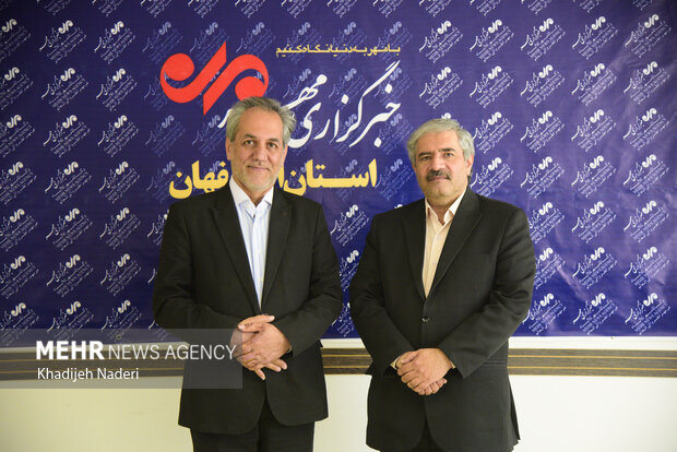 مدیرکل محیطزیست اصفهان از خبرگزاری مهر بازدید کرد مدیرکل محیطزیست اصفهان از خبرگزاری مهر بازدید کرد