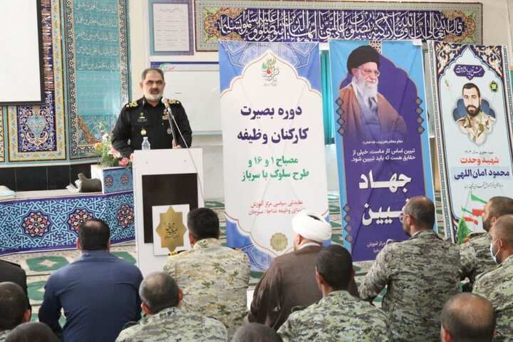 نیروی دریایی ارتش برای دفاع از ملت و کشور آماده است نیروی دریایی ارتش برای دفاع از ملت و کشور آماده است