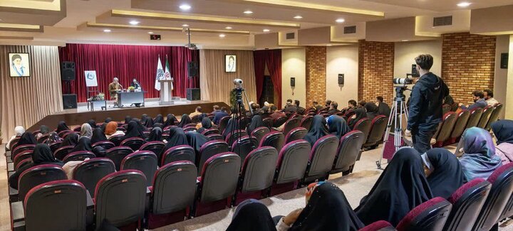 برگزاری جشن امضای مجموعهشعر «روزی که نمیدانم»