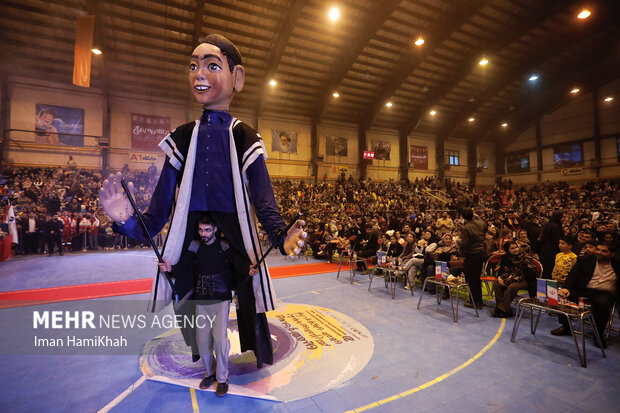 چراغ بیستونهمین جشنواره بینالمللی تئاتر کودکونوجوان روشن شد چراغ بیستونهمین جشنواره بینالمللی تئاتر کودکونوجوان روشن شد