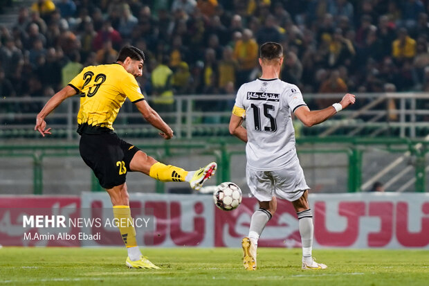 تساوی سپاهان و آلومینیوم خیال تراکتور را راحت کرد تساوی سپاهان و آلومینیوم خیال تراکتور را راحت کرد