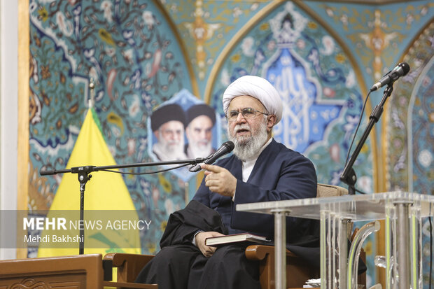 شهید صفی الدین تربیت یافته مکتب امام و رهبری بود شهید صفی الدین تربیت یافته مکتب امام و رهبری بود