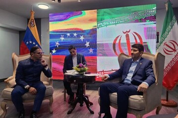 Iran, Venezuela communication ministers discuss joint coop.