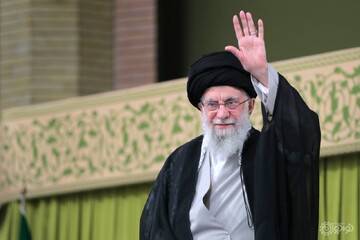 ڕێبەری باڵای ئێران: بێ گومان  ئەمریکا و ئیسڕائیل وڵامی ددان شکێن وەردەگرن