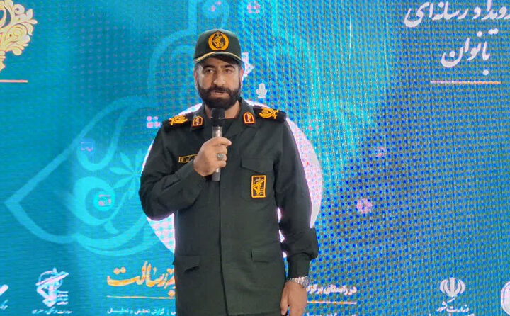 تأثیرگذاری زنان در دفاع از ارزشها کمتر از مردان نیست تأثیرگذاری زنان در دفاع از ارزشها کمتر از مردان نیست