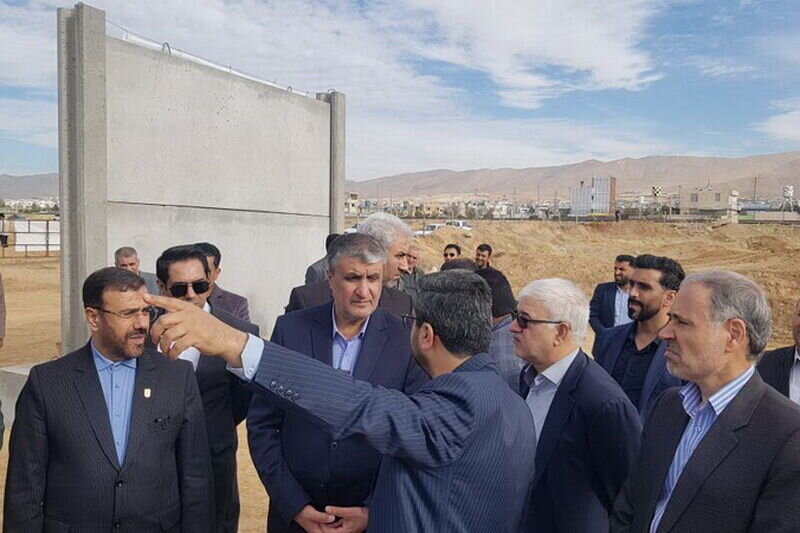 بازدید رئیس سازمان انرژی اتمی از منطقه هستهای فارس بازدید رئیس سازمان انرژی اتمی از منطقه هستهای فارس