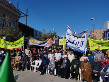 حضور پرشور دانش آموزان شهرستان مرزی خواف در راهپیمایی ۱۳ آبان