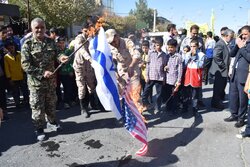 راهپیمایی یوم‌الله ۱۳ آبان در بهاباد برگزار شد