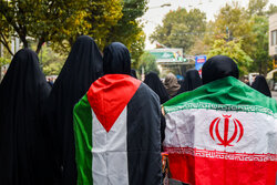 راهپیمایی بزرگ ۱۳ آبان در جوانرود با محوریت مبارزه با استکبار