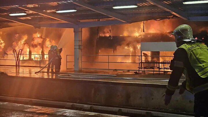 آتشسوزی در کارگاه تصفیه پنبه خمینیشهر/۱۴ تیم اطفا اعزام شد