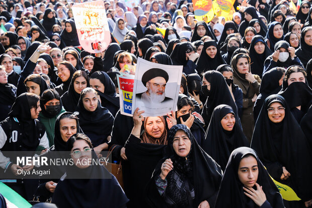 راهپیمایی یوم الله ۱۳ آبان در گرگان