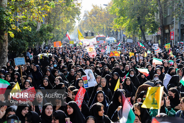 راهپیمایی یوم الله ۱۳ آبان در گرگان