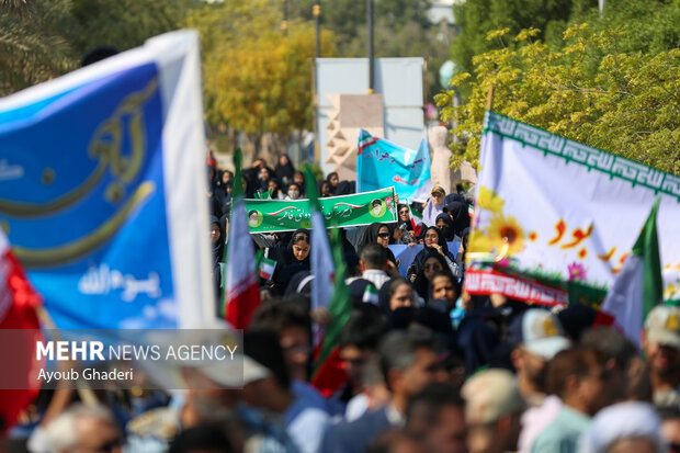 راهپیمایی یوم الله ۱۳ آبان در کیش