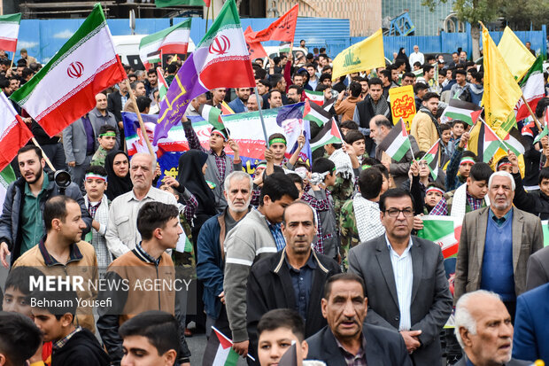 راهپیمایی ۱۳ آبان در سرزمین آفتاب به رنگ حمایت از غزه