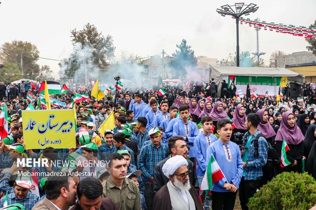 راهپیمایی یوم الله ۱۳ آبان در ورامین