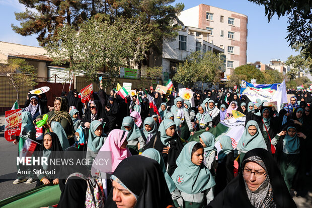 راهپیمایی یوم الله ۱۳ آبان در سمنان