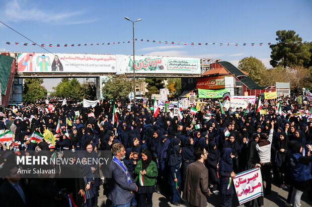 راهپیمایی یوم الله ۱۳ آبان در سمنان