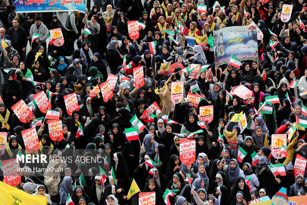 راهپیمایی یوم الله ۱۳ آبان در همدان