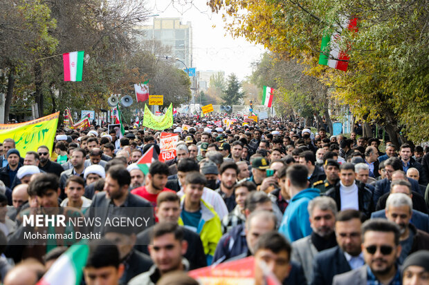 راهپیمایی یوم الله ۱۳ آبان در اردبیل