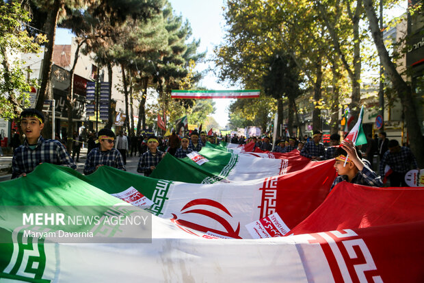 راهپیمایی یوم الله ۱۳ آبان در بجنورد