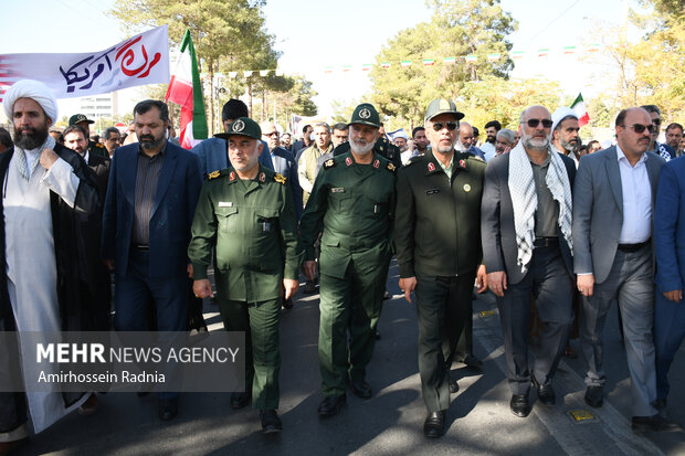 راهپیمایی یوم الله ۱۳ آبان در بیرجند