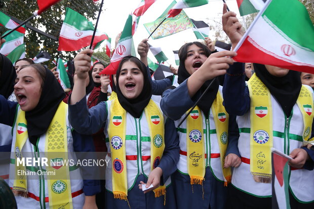 استان سمنان در انتظار حماسه؛ دشمن شناسی مقدمه استکبار ستیزی است