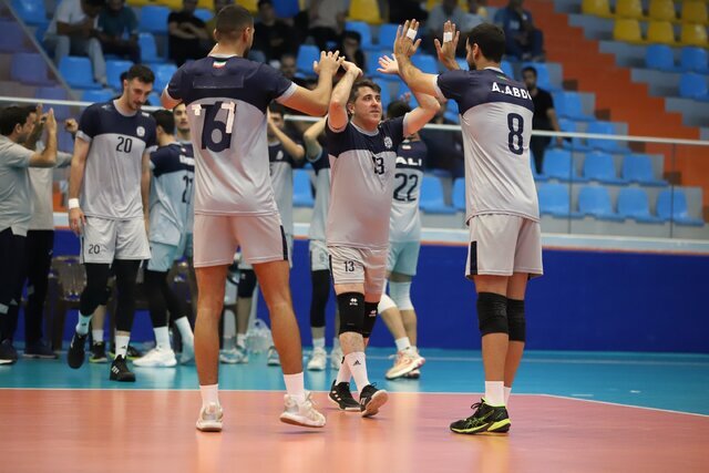 ماجرای بازی کردن مربی در سن ۴۹ سالگی/ بازگشت به زمین سخت است! ماجرای بازی کردن مربی در سن ۴۹ سالگی/ بازگشت به زمین سخت است!