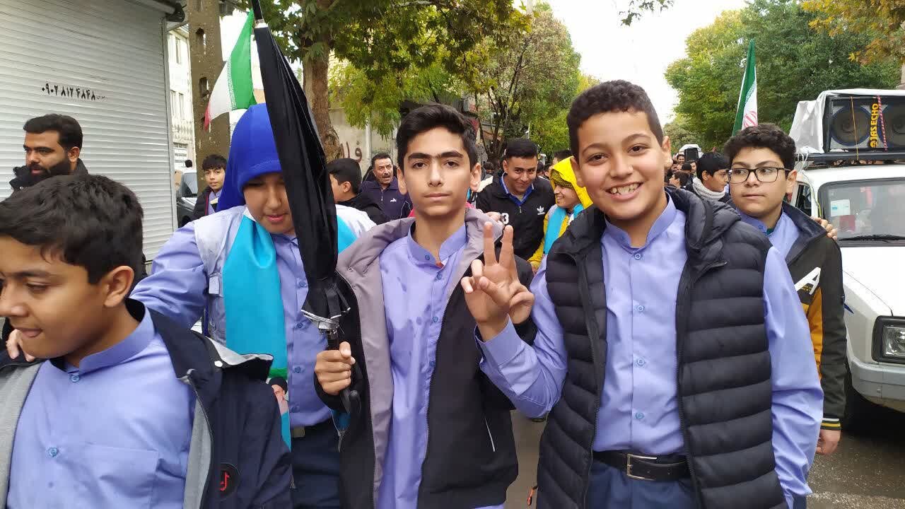 راهپیمایی ضد استکباری ۱۳ آبان در بهار برگزار شد