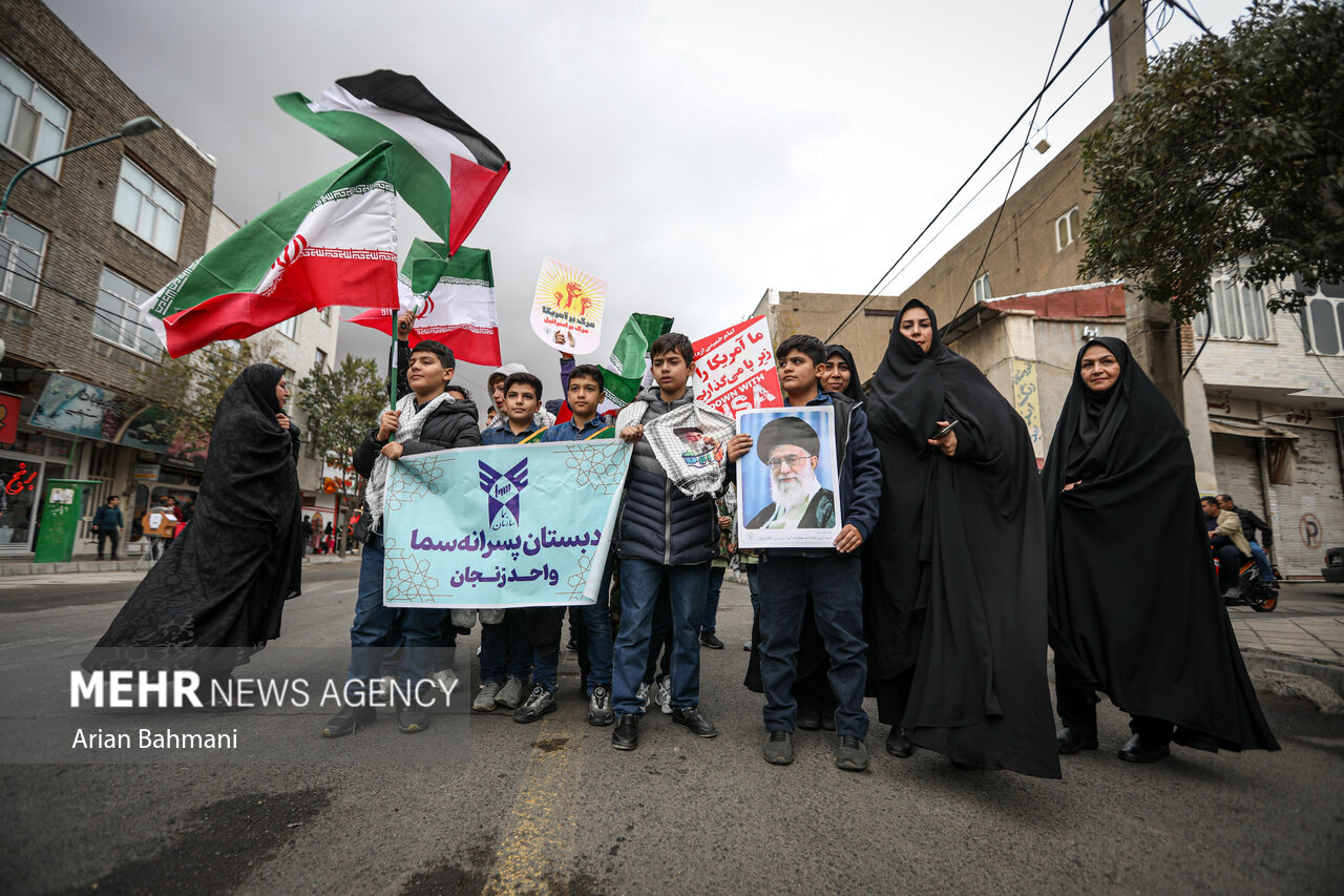 حضور گسترده دانش آموزان زنجانی در راهپیمایی۱۳ آبان