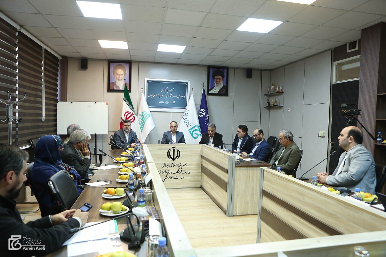 استفاده از مدلهای کلاسیک ترویج کتابخوانی یکی از مشکلات ماست استفاده از مدلهای کلاسیک ترویج کتابخوانی یکی از مشکلات ماست