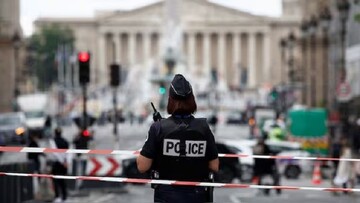 4 injured in axe attack on RER E train in France