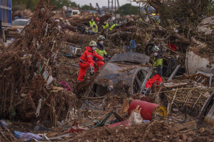 Heavy rains in Barcelona disrupt rail service: report