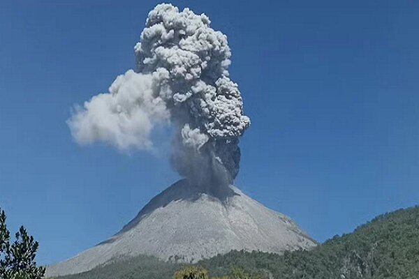 Indonesia volcano eruption kills 10